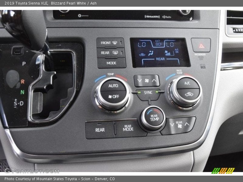 Blizzard Pearl White / Ash 2019 Toyota Sienna XLE