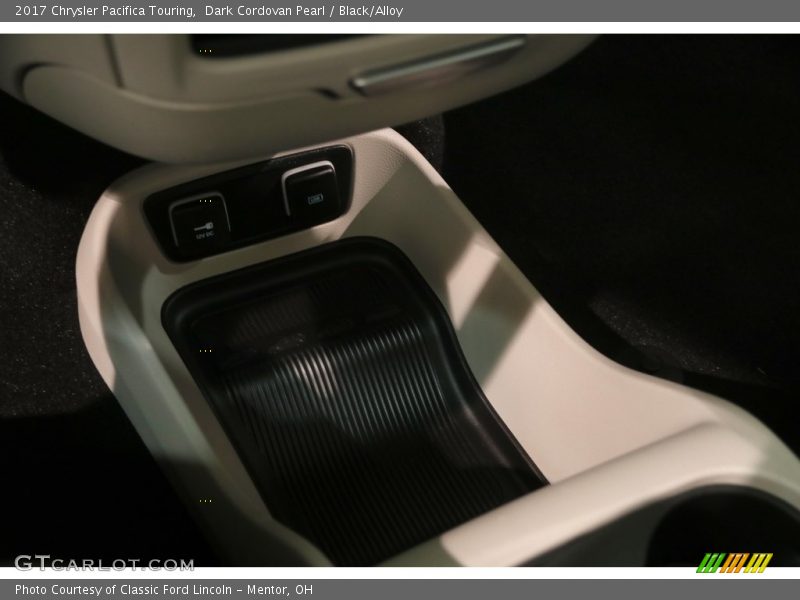 Dark Cordovan Pearl / Black/Alloy 2017 Chrysler Pacifica Touring