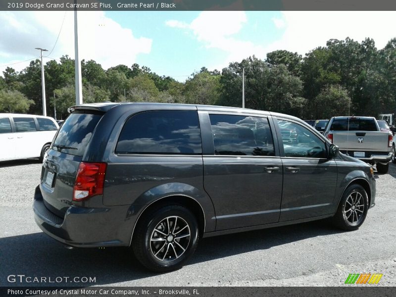 Granite Pearl / Black 2019 Dodge Grand Caravan SE Plus