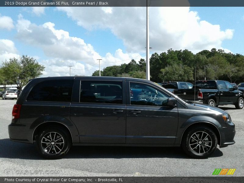 Granite Pearl / Black 2019 Dodge Grand Caravan SE Plus