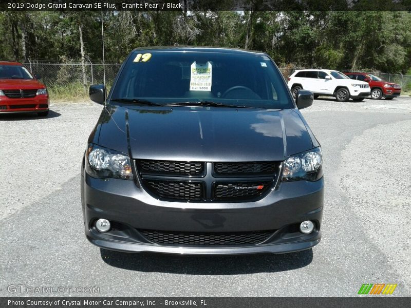 Granite Pearl / Black 2019 Dodge Grand Caravan SE Plus