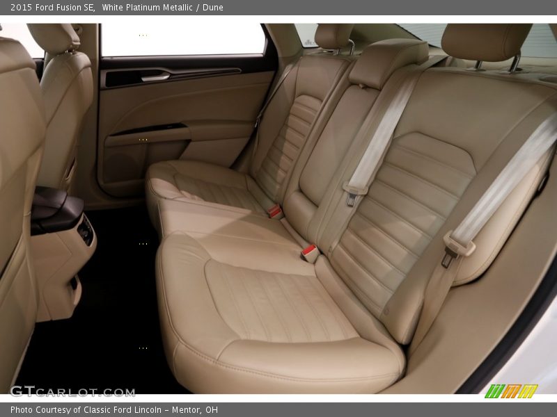 White Platinum Metallic / Dune 2015 Ford Fusion SE