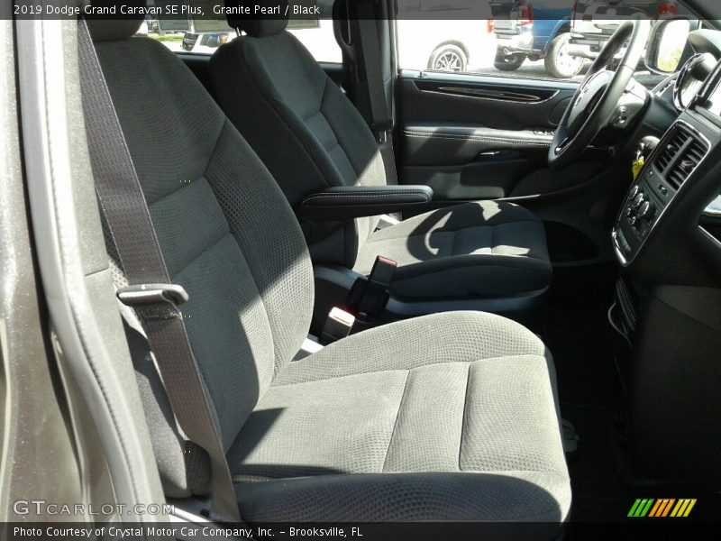 Granite Pearl / Black 2019 Dodge Grand Caravan SE Plus
