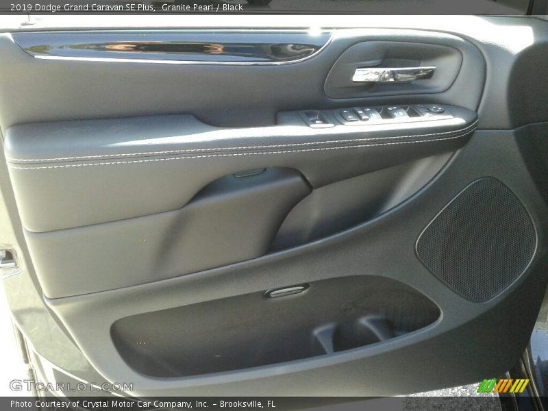 Granite Pearl / Black 2019 Dodge Grand Caravan SE Plus