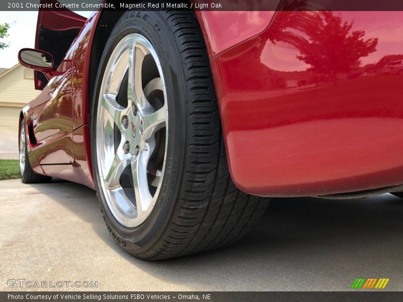Magnetic Red II Metallic / Light Oak 2001 Chevrolet Corvette Convertible