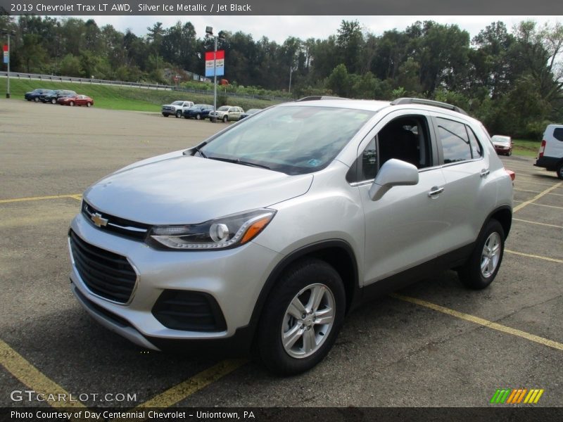 Silver Ice Metallic / Jet Black 2019 Chevrolet Trax LT AWD