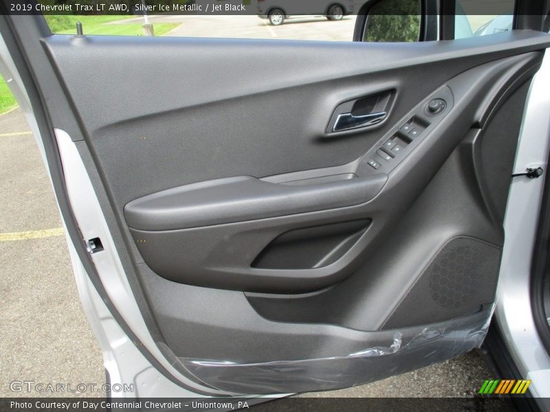 Silver Ice Metallic / Jet Black 2019 Chevrolet Trax LT AWD