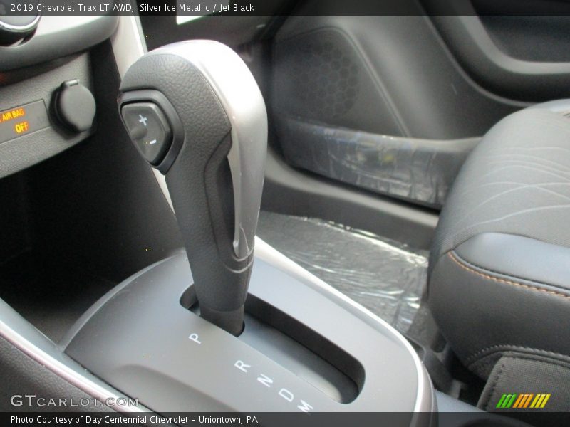 Silver Ice Metallic / Jet Black 2019 Chevrolet Trax LT AWD