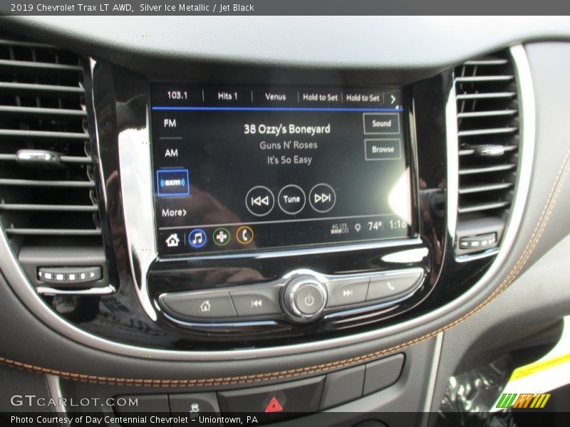 Silver Ice Metallic / Jet Black 2019 Chevrolet Trax LT AWD