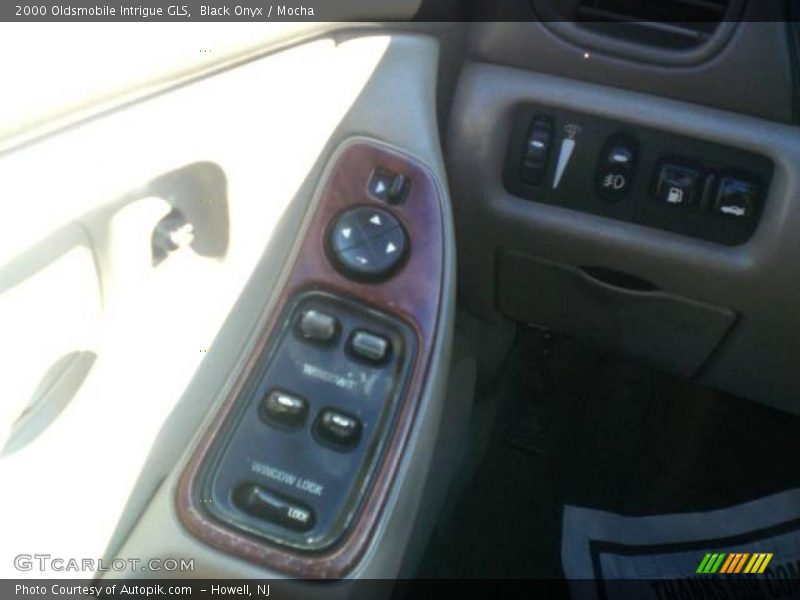 Black Onyx / Mocha 2000 Oldsmobile Intrigue GLS