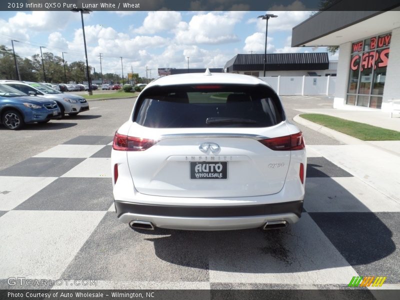 Lunar White / Wheat 2019 Infiniti QX50 Pure