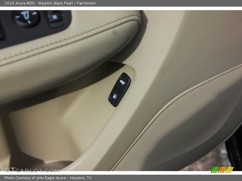 Majestic Black Pearl / Parchment 2019 Acura MDX