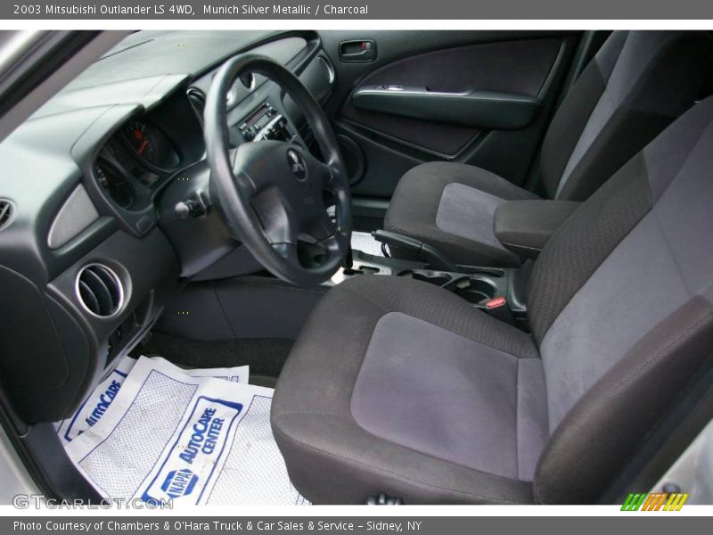 Munich Silver Metallic / Charcoal 2003 Mitsubishi Outlander LS 4WD
