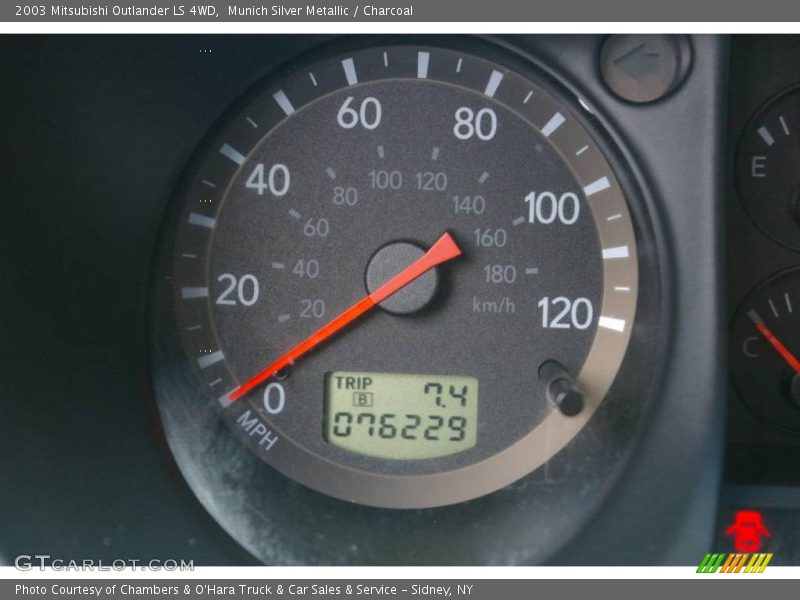 Munich Silver Metallic / Charcoal 2003 Mitsubishi Outlander LS 4WD