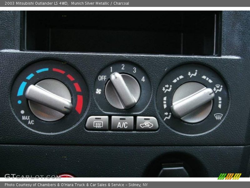 Munich Silver Metallic / Charcoal 2003 Mitsubishi Outlander LS 4WD