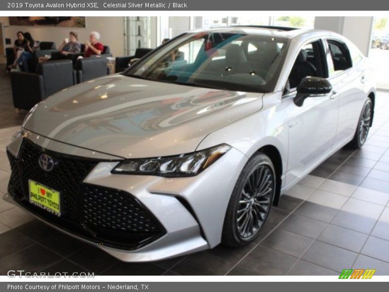 Celestial Silver Metallic / Black 2019 Toyota Avalon Hybrid XSE