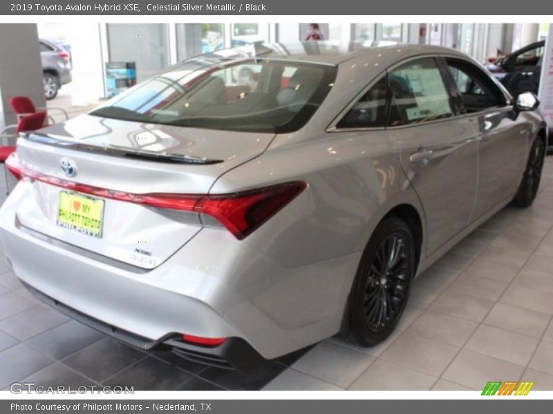 Celestial Silver Metallic / Black 2019 Toyota Avalon Hybrid XSE