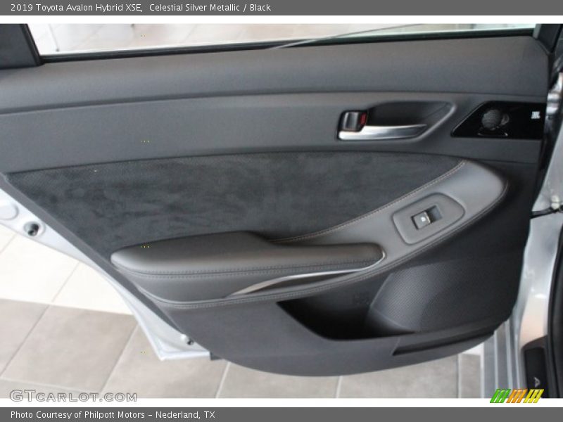 Celestial Silver Metallic / Black 2019 Toyota Avalon Hybrid XSE