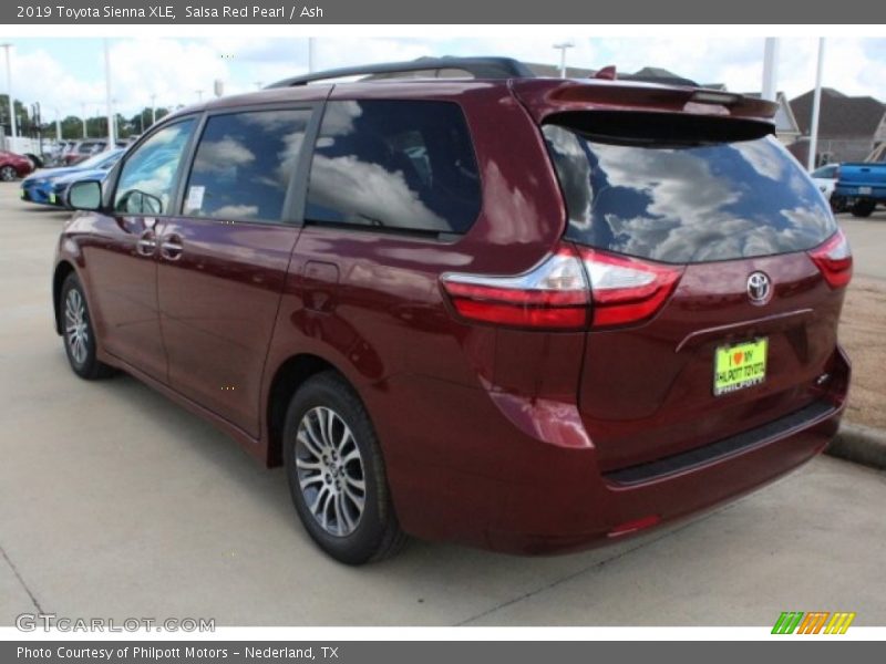 Salsa Red Pearl / Ash 2019 Toyota Sienna XLE