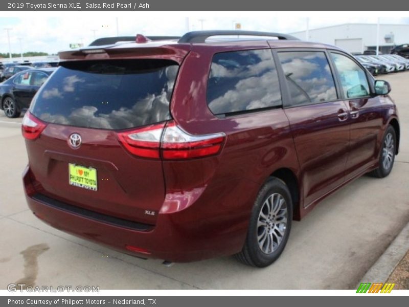 Salsa Red Pearl / Ash 2019 Toyota Sienna XLE