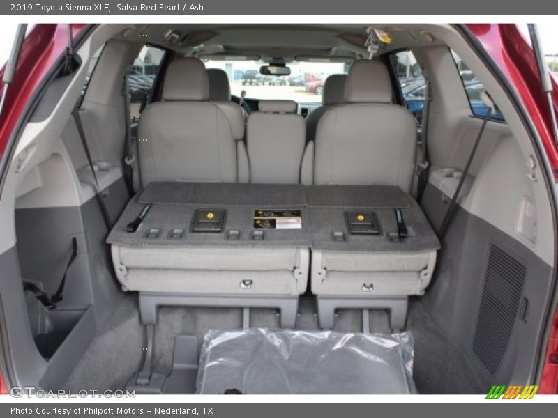  2019 Sienna XLE Trunk