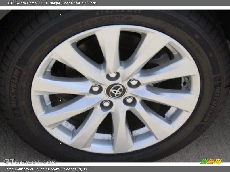 Midnight Black Metallic / Black 2018 Toyota Camry LE