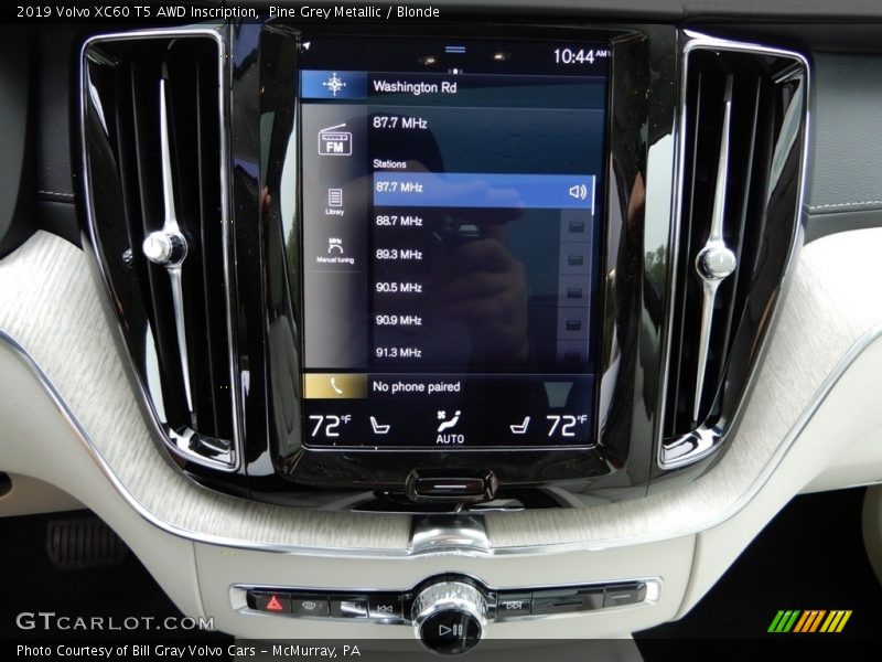 Controls of 2019 XC60 T5 AWD Inscription