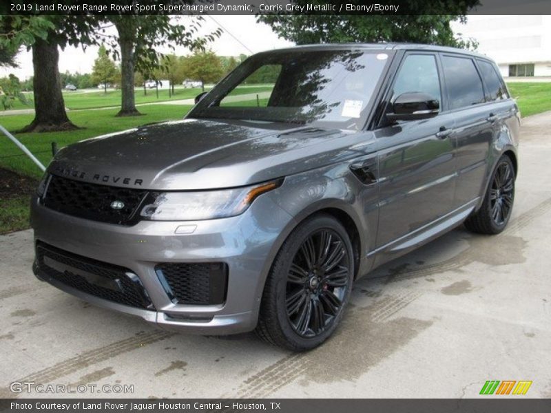 Front 3/4 View of 2019 Range Rover Sport Supercharged Dynamic