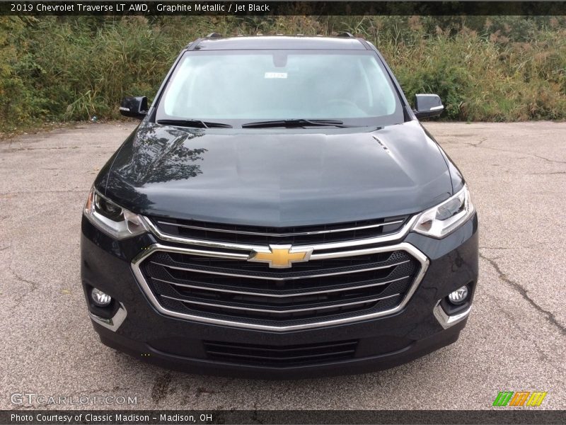 Graphite Metallic / Jet Black 2019 Chevrolet Traverse LT AWD