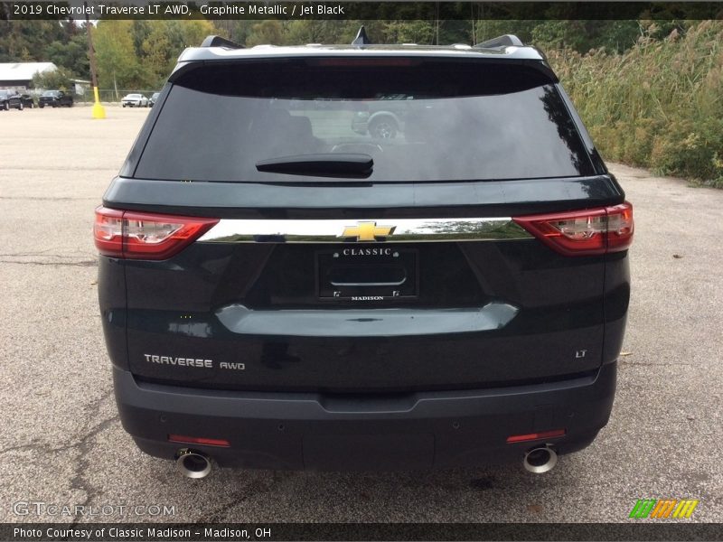 Graphite Metallic / Jet Black 2019 Chevrolet Traverse LT AWD