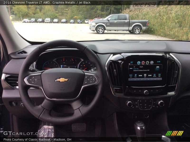 Graphite Metallic / Jet Black 2019 Chevrolet Traverse LT AWD