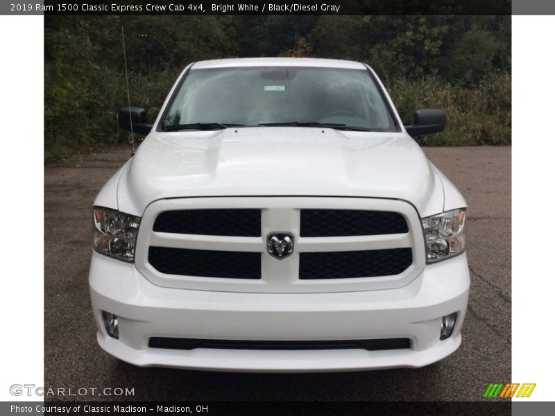 Bright White / Black/Diesel Gray 2019 Ram 1500 Classic Express Crew Cab 4x4