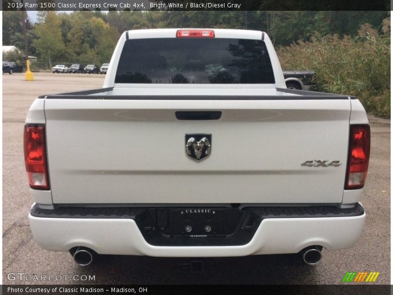 Bright White / Black/Diesel Gray 2019 Ram 1500 Classic Express Crew Cab 4x4