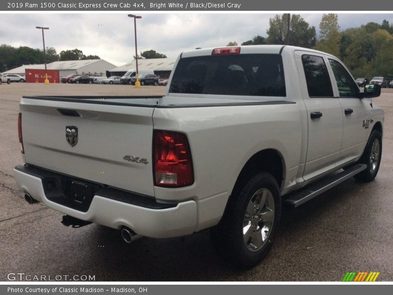 Bright White / Black/Diesel Gray 2019 Ram 1500 Classic Express Crew Cab 4x4