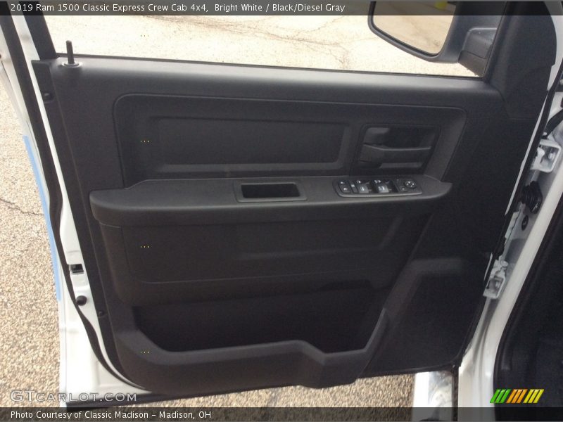 Bright White / Black/Diesel Gray 2019 Ram 1500 Classic Express Crew Cab 4x4