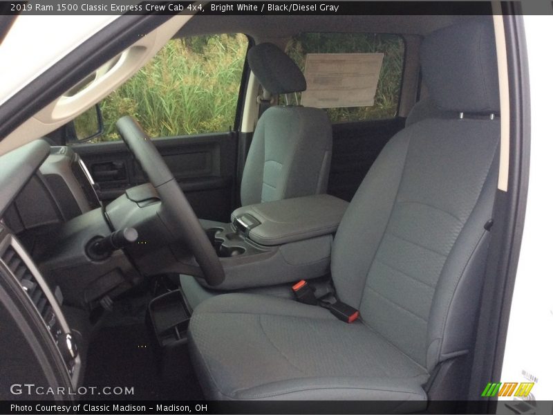 Bright White / Black/Diesel Gray 2019 Ram 1500 Classic Express Crew Cab 4x4