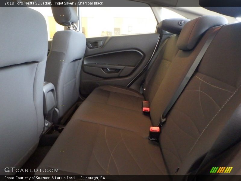 Ingot Silver / Charcoal Black 2018 Ford Fiesta SE Sedan