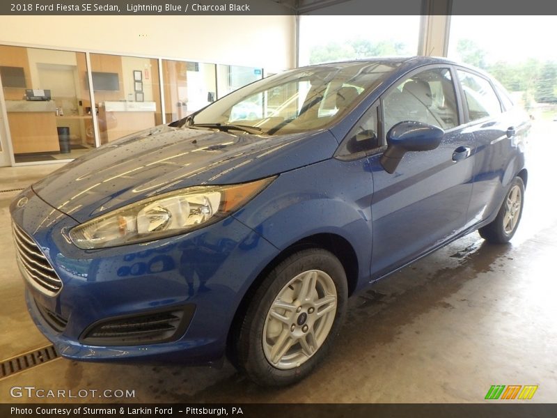 Lightning Blue / Charcoal Black 2018 Ford Fiesta SE Sedan