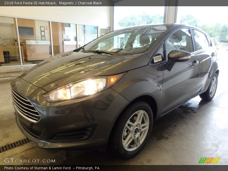 Magnetic / Charcoal Black 2018 Ford Fiesta SE Hatchback