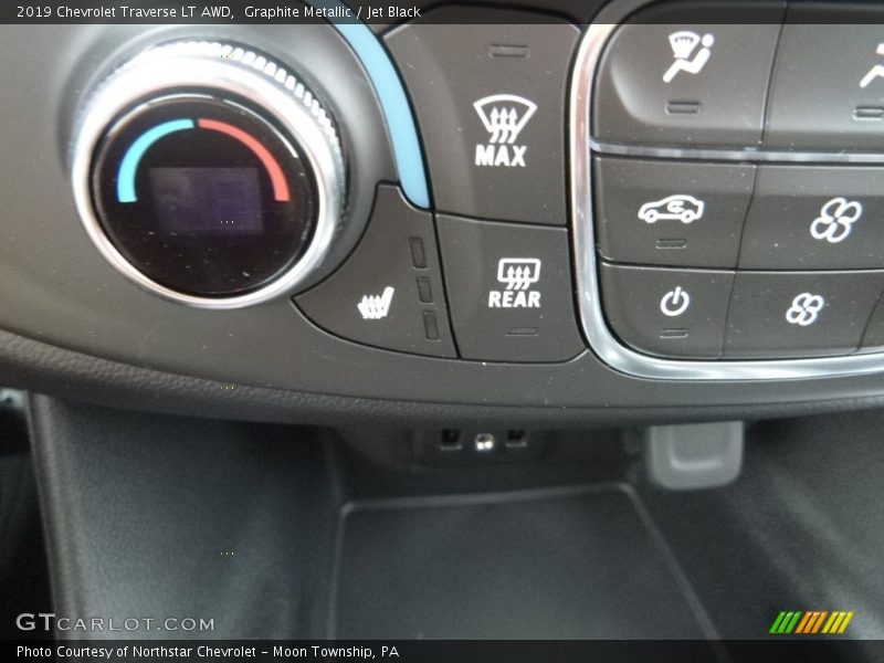 Graphite Metallic / Jet Black 2019 Chevrolet Traverse LT AWD