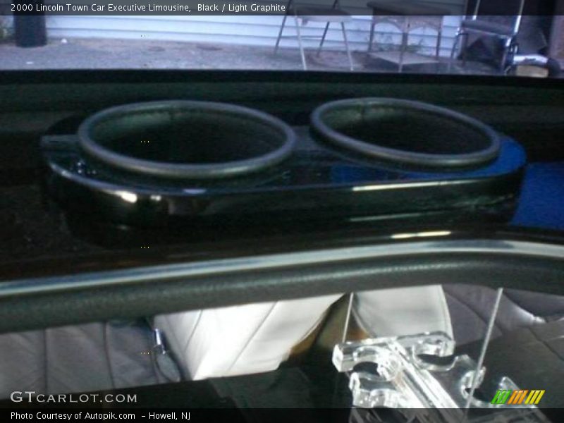 Black / Light Graphite 2000 Lincoln Town Car Executive Limousine