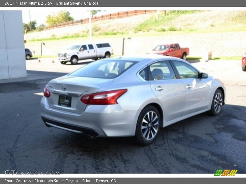 Brilliant Silver / Charcoal 2017 Nissan Altima 2.5 SV