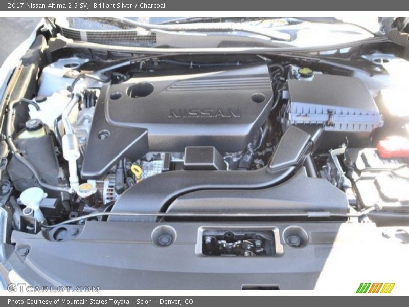 Brilliant Silver / Charcoal 2017 Nissan Altima 2.5 SV