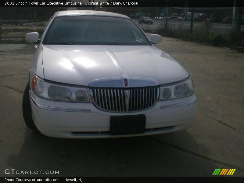 Vibrant White / Dark Charcoal 2001 Lincoln Town Car Executive Limousine