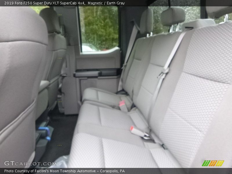 Magnetic / Earth Gray 2019 Ford F250 Super Duty XLT SuperCab 4x4