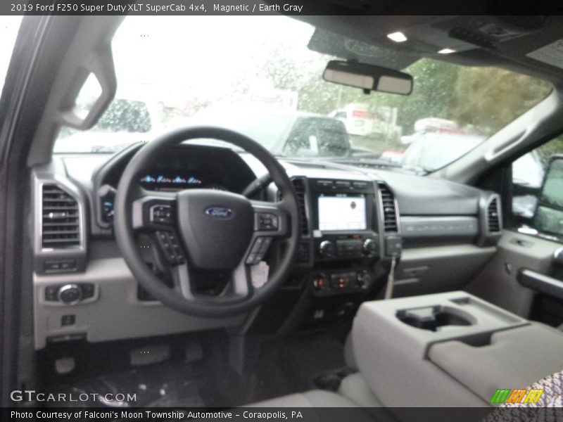Magnetic / Earth Gray 2019 Ford F250 Super Duty XLT SuperCab 4x4