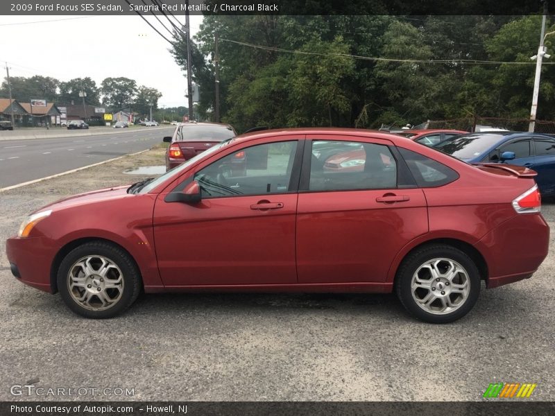 Sangria Red Metallic / Charcoal Black 2009 Ford Focus SES Sedan