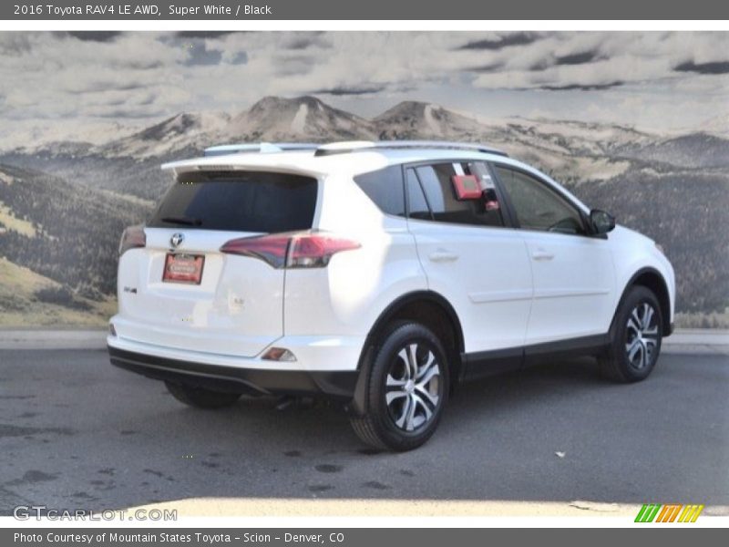 Super White / Black 2016 Toyota RAV4 LE AWD