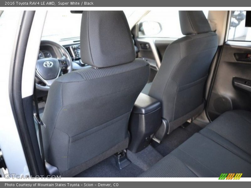 Super White / Black 2016 Toyota RAV4 LE AWD
