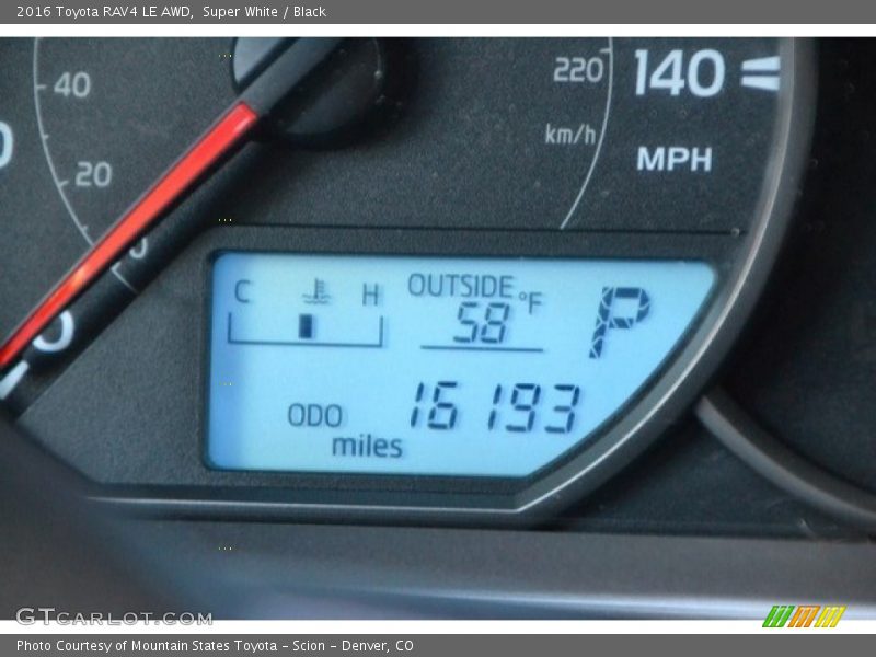 Super White / Black 2016 Toyota RAV4 LE AWD